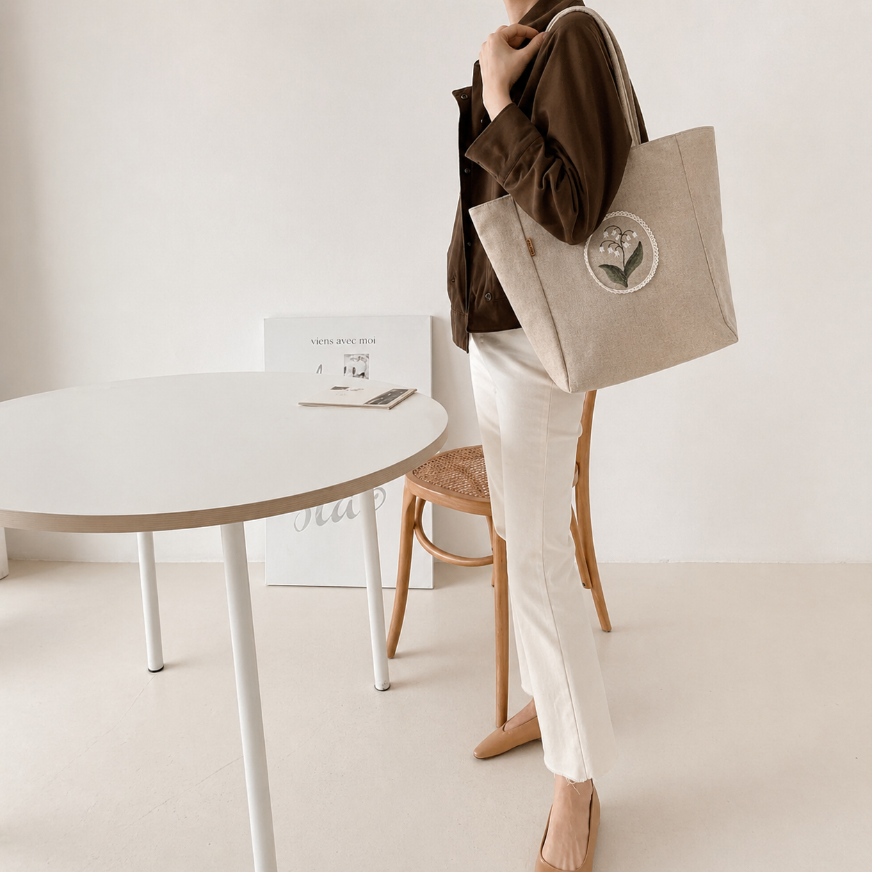 Lily Embroidery Eco Shoulder Bag