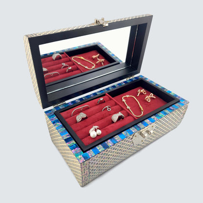 Jagae Mother-of-Pearl Heirloom Jewelry Chest – Chilbo Lattice