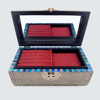 Jagae Mother-of-Pearl Heirloom Jewelry Chest – Chilbo Lattice
