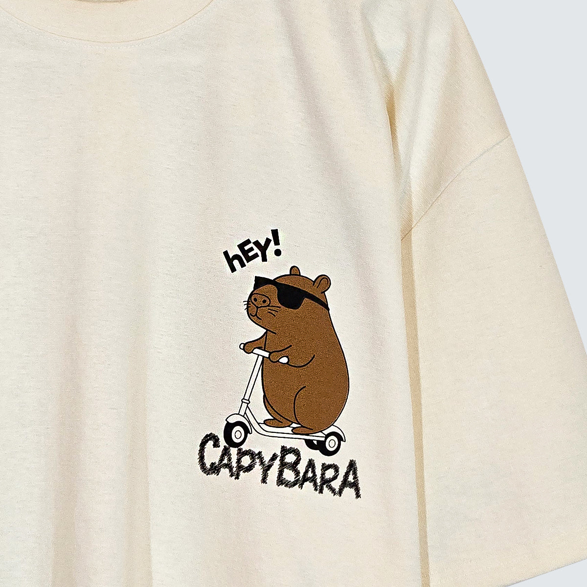 [HEY CAPYBARA] Graphic T-Shirt (UNISEX / WOMEN – OVERFIT)